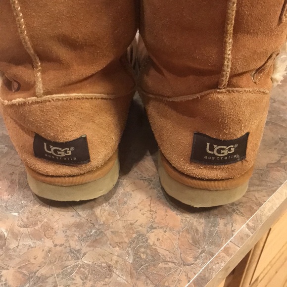 UGG classic shearling lined boots - Picture 11 of 14